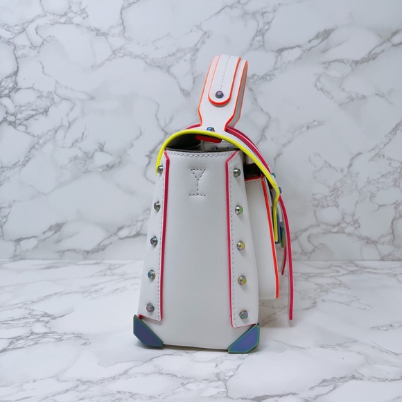 Michael Kors Manhattan Medium Satchel - Picture 8 of 13